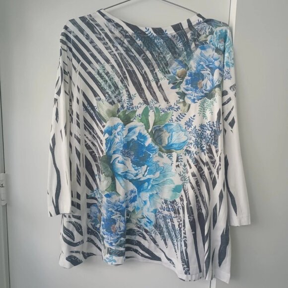 Westbound Woman 2x Plus A-Line Blouse Floral with Embellishments 22/24W - Picture 5 of 8